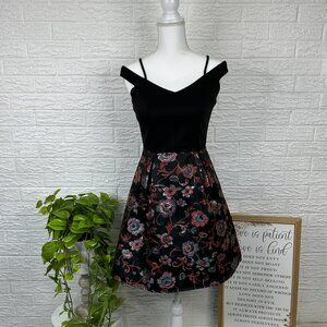 Women's S Francesca's floral dress